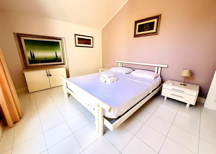 Luxury Penthouse Belvedere - *